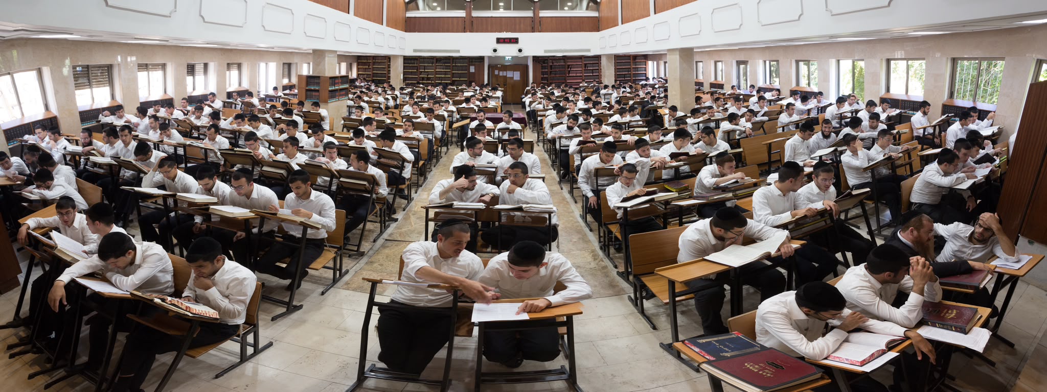 Yom Kippour à la Yéchiva Daat Haïm: L'un des plus grands minyanim marocains de Bné Torah au monde, en présence d'Aryé Dery